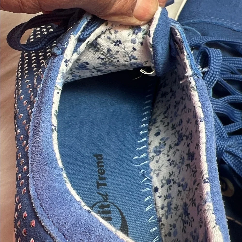 Blue Women's Sneakers with Rhinestone Detailing